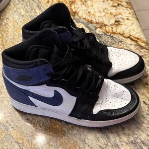 Nike Air Jordan 1 Retro High Black White Blue vintage